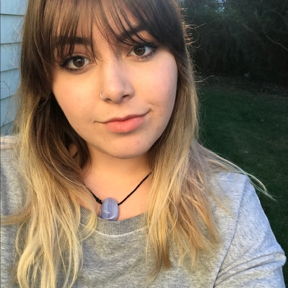 Meet your Posher, Julia - Picture 4 of 4